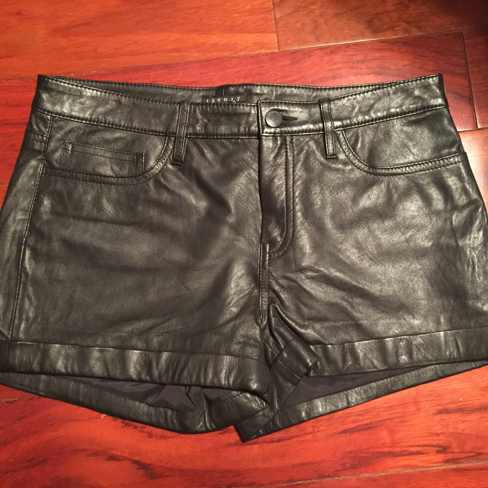 Theory soft leather shorts in black